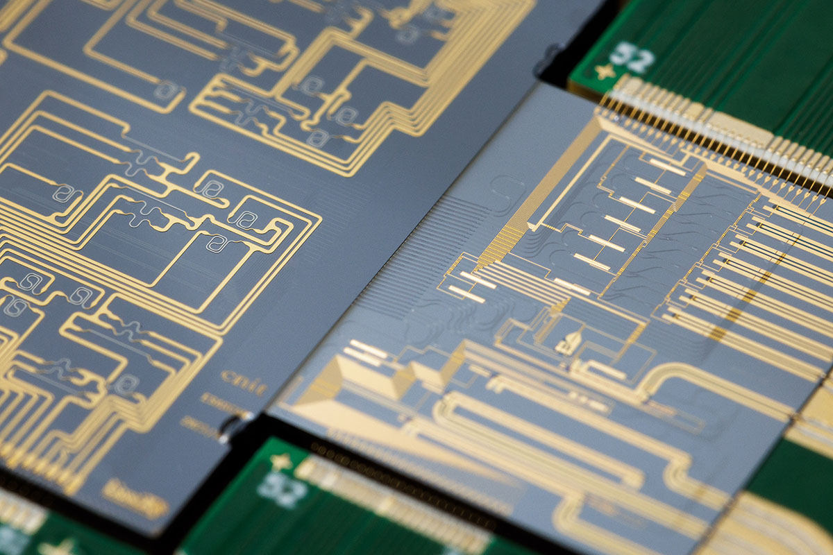 PHIX_Photonics's tweet image. Happy #WorldPhotographyDay!

At PHIX, #photography is not just about documentation, but also about capturing the precision, complexity, and elegance of integrated #photonics packaging! These 4 shots are some of our favorites from the past year.

#techphotography #chipindustry
