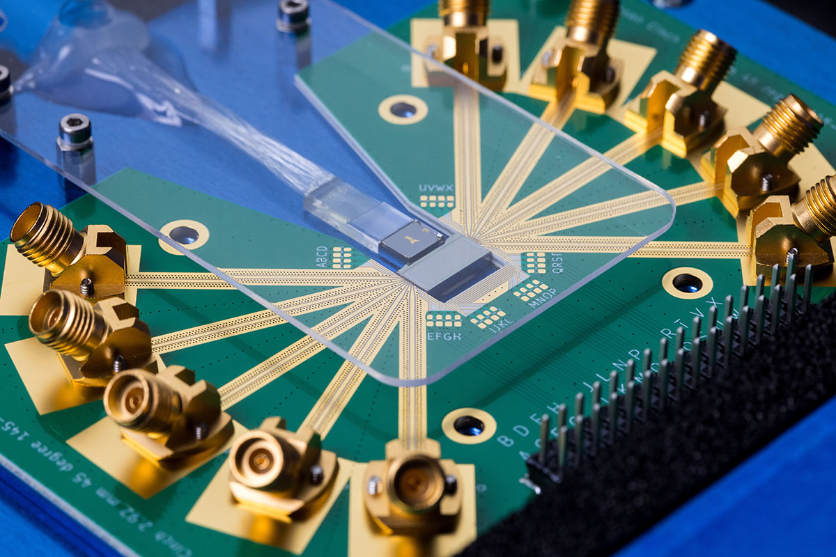 PHIX_Photonics's tweet image. Happy #WorldPhotographyDay!

At PHIX, #photography is not just about documentation, but also about capturing the precision, complexity, and elegance of integrated #photonics packaging! These 4 shots are some of our favorites from the past year.

#techphotography #chipindustry
