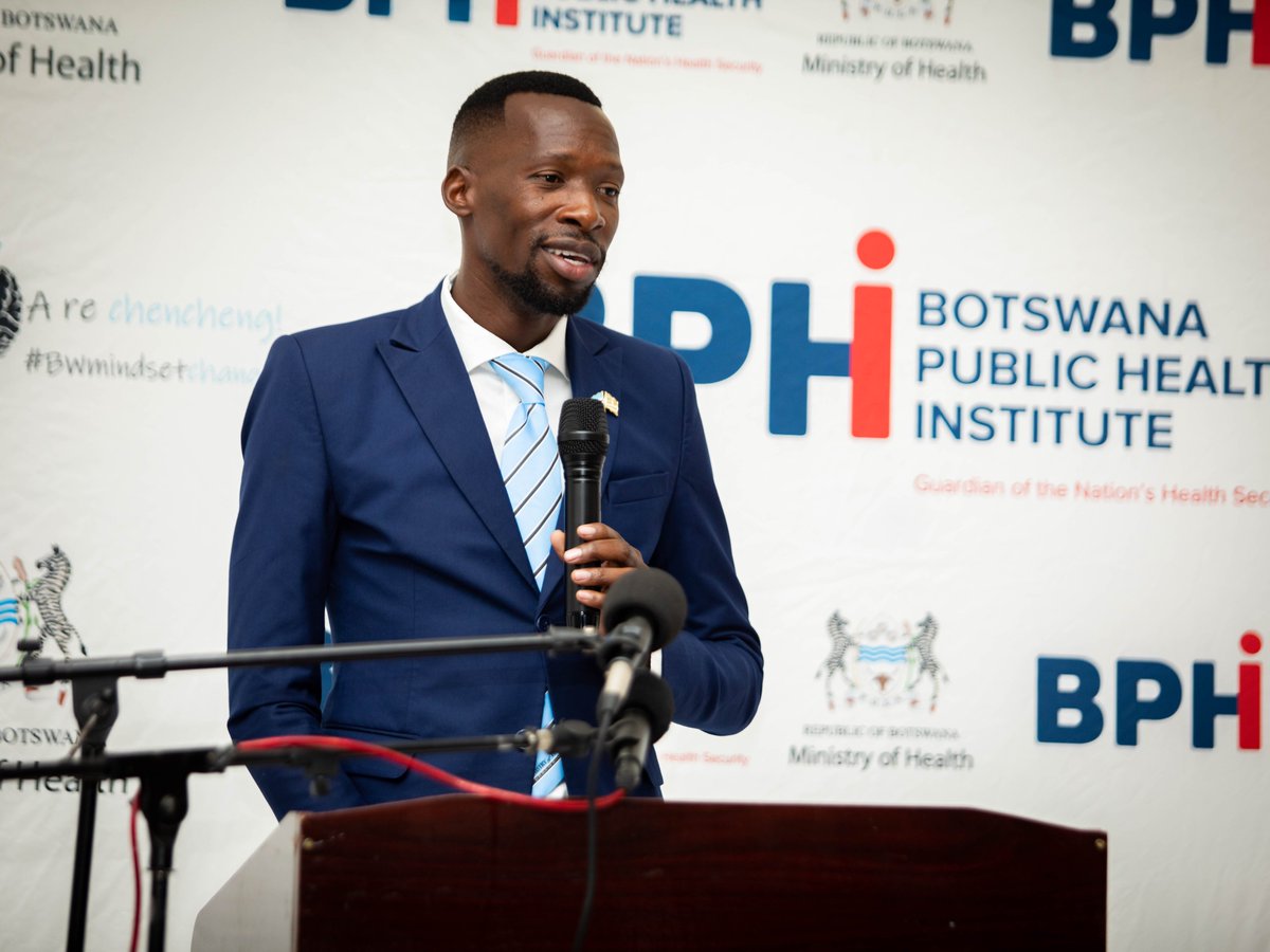 AFENETAfrica's tweet photo. Botswana 🇧🇼 hosted a powerful #FETP symposium (Aug 11–15), in Gaborone, where Hon. Lawrence Ookeditse, Assistant Minister of Health (Picture 1), applauded the program’s impact on national health security.

FETP trainees & graduates showcased outbreak investigations and surveillance work reinforcing the value of field epidemiology in protecting Botswana’s health. #HealthSecurity #PublicHealth