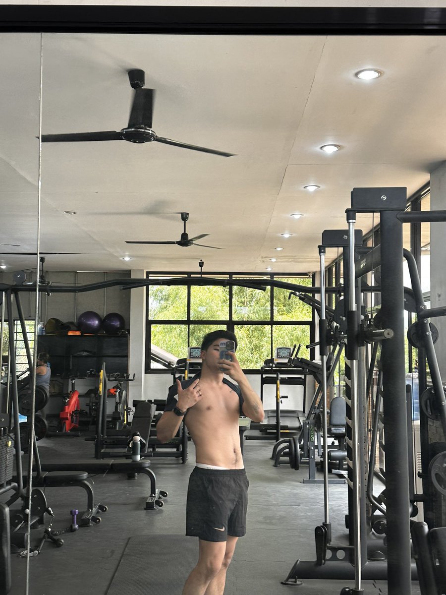 OpenaYuan's tweet photo. 🏋🏻 https://t.co/xmEgRKi1cj