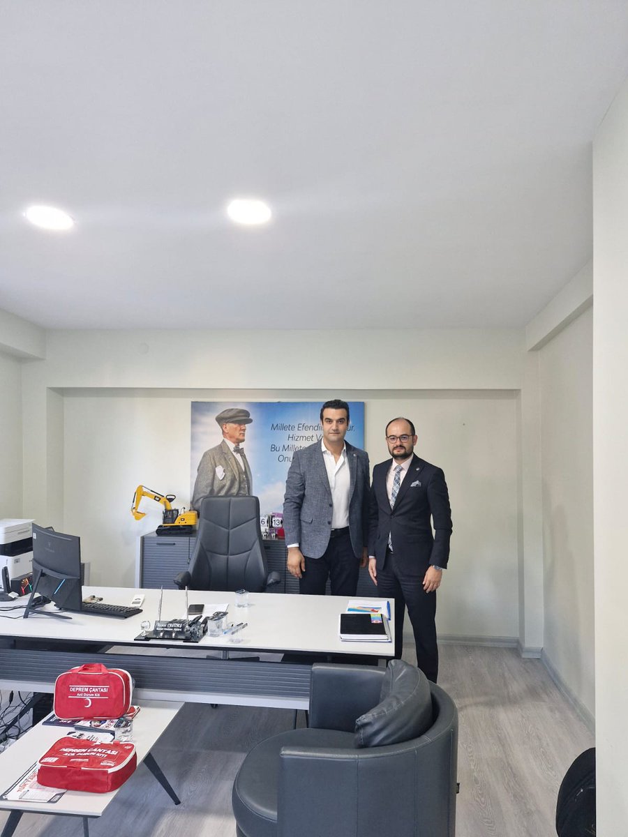 Çatalca Belediyesi Kentsel Dönüşüm Müdürü Sayın Hasan ERGÜNEŞ ziyaret edilmiştir.

Çatalca'nın kentsel dönüşüm projeleri hakkında karşılıklı bilgi alışverişinde bulunulmuştur.

Sayın ERGÜNEŞ’e misafirperverliği için teşekkür eder çalışmalarında başarılar dileriz.