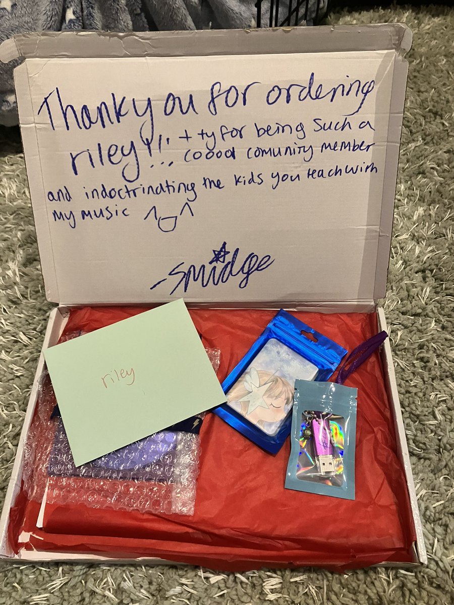 Rilleyray's tweet photo. SBS SUPER BUNDLE DAY!!
OMG Again everything is amazingggg and worth every cent!! I can’t wait to set everything up on my shelves I’m obsessed!
I’m also now officially one away from completing a full set of sbs season 1 trading cards and of course it’s goodnight
#styledbysmidge https://t.co/662PTxjx2f