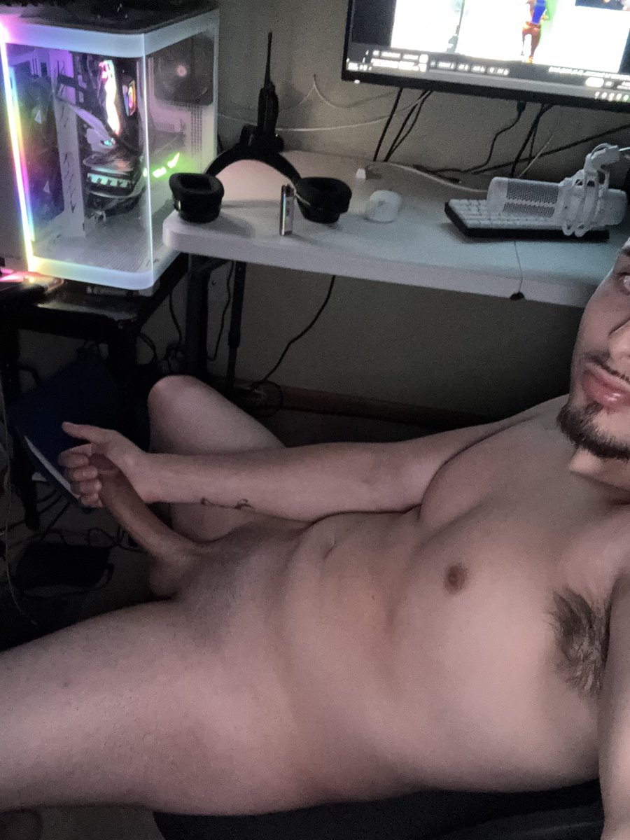 chris c🥇 tweet media