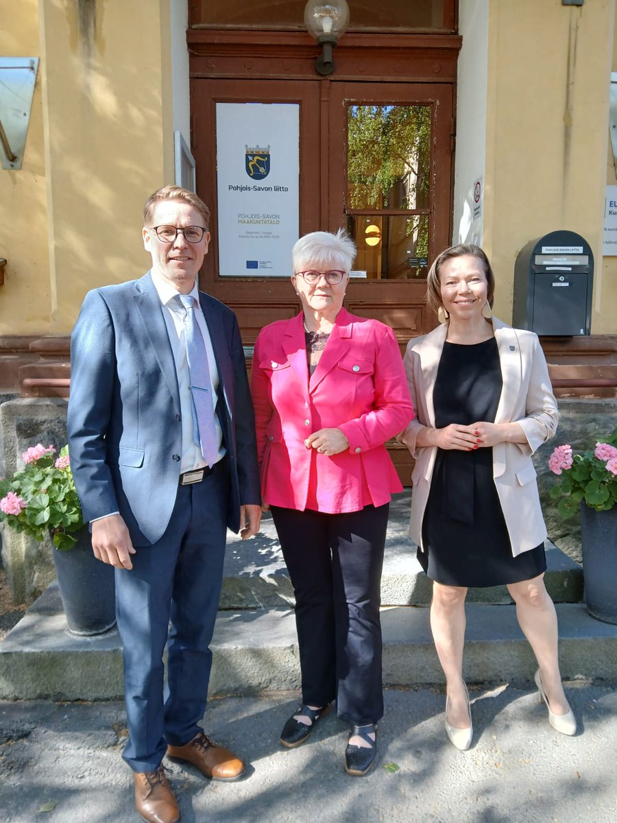Tytti Määttä (@tyttimaatta) on Twitter photo Uudet päättäjät on valittu!
Tuula Väätäinen (sd.) johtaa valtuustoa ja Vesa Linnanmäki (kesk.) hallitusta. Yhteistyö on alkanut tiiviinä ja jatkuu kuluvalla viikolla!
Tekoja Pohjois-Savon hyväksi! 💛🖤
Lisää valinnoista:
lnkd.in/dEDGqF2a
<a href="/pohjoissavo/">Pohjois-Savon liitto</a> #maakunta Uudet päättäjät on valittu!
Tuula Väätäinen (sd.) johtaa valtuustoa ja Vesa Linnanmäki (kesk.) hallitusta. Yhteistyö on alkanut tiiviinä ja jatkuu kuluvalla viikolla!
Tekoja Pohjois-Savon hyväksi! 💛🖤
Lisää valinnoista:
lnkd.in/dEDGqF2a
<a href="/pohjoissavo/">Pohjois-Savon liitto</a> #maakunta