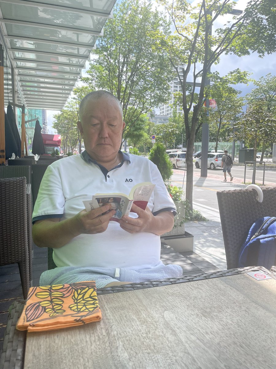 hamaji60's tweet photo. 今年も来られて幸せ😀
井上荒野、読んでます https://t.co/rdAmOUJSw5