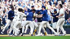 JosephMWal35990's tweet photo. Brewers vs Cubs: Classic MLB Rivalry Showdown 2025
Get more news link https://t.co/e2fxSGfdrK
#BrewersVsCubs
#MLBRivalry
#CubsNation
#BrewersBaseball
#MLB2025
#ChicagoCubs
#MilwaukeeBrewers
#BaseballHighlights
#MLBGameday
#RivalryGame https://t.co/6zD9nLrx8u