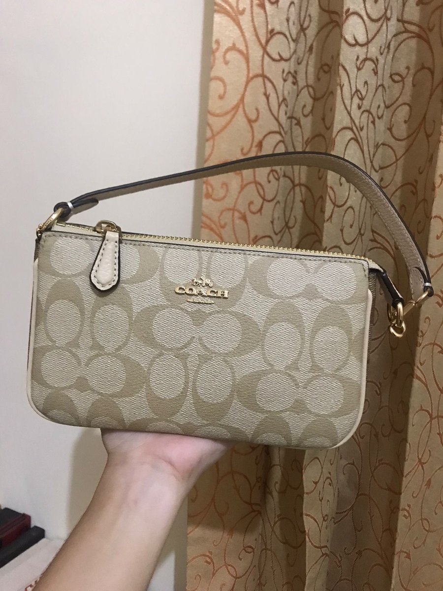 zizi ★ tweet media