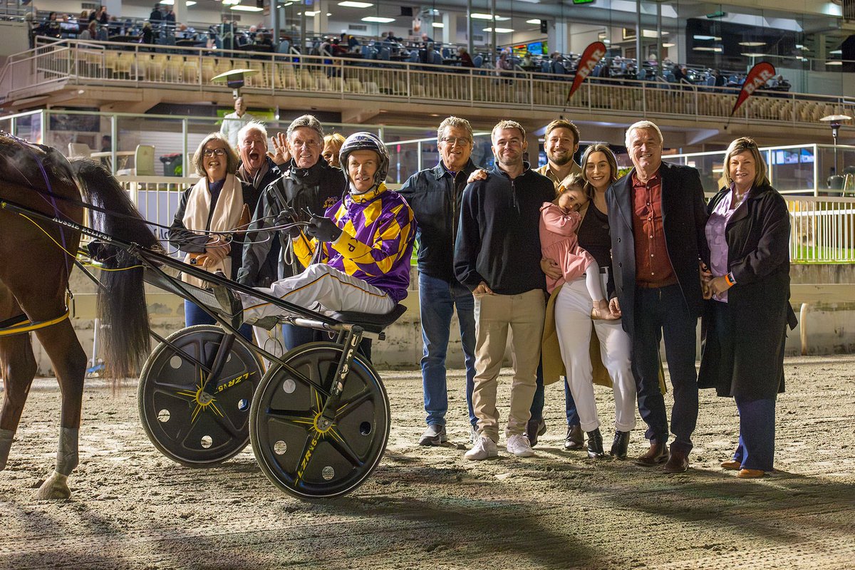 JpPacing's tweet image. MIGHTY RONALDO 💪🏼 
15.8.2025 HOIST SOLUTIONS MS PACE
Mile Rate - 1:55.4 
Two on the bounce &amp;amp; now a humble Millionaire. Congratulations Ronaldo, our little champ, you did it 💜

Well done to connections 🥇 

👨‍✈️ @GaryHallJnr 
📸 @Pacepix_AU