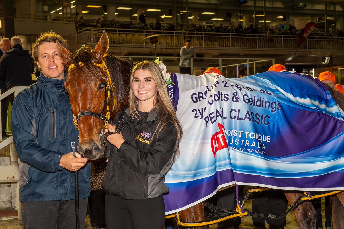 JpPacing's tweet image. IDEAL BEACH 🏝️ 
15.8.2025 HOIST TORQUE AUSTRALIA 2YO COLTS AND GELDINGS PEARL FINAL (G2) 
Mile Rate - 1:57.3 
Very proud of this boy 💜 

Congratulations to his enormous group of happy owners! 🏆 

👨‍✈️ @GaryHallJnr 
📸 @Pacepix_AU