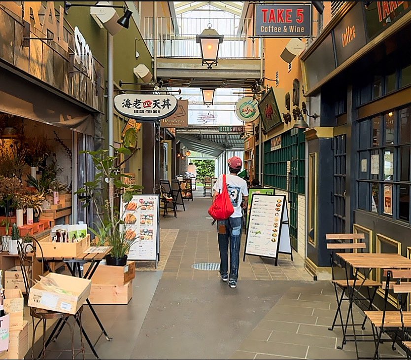 那須の新スポット、
パラダイスヴィレッジ。
迷うほどお食事処があって楽しかった🤭
那須街道沿いは混んでたけど、ここは混雑もなくのんびり過ごせました。