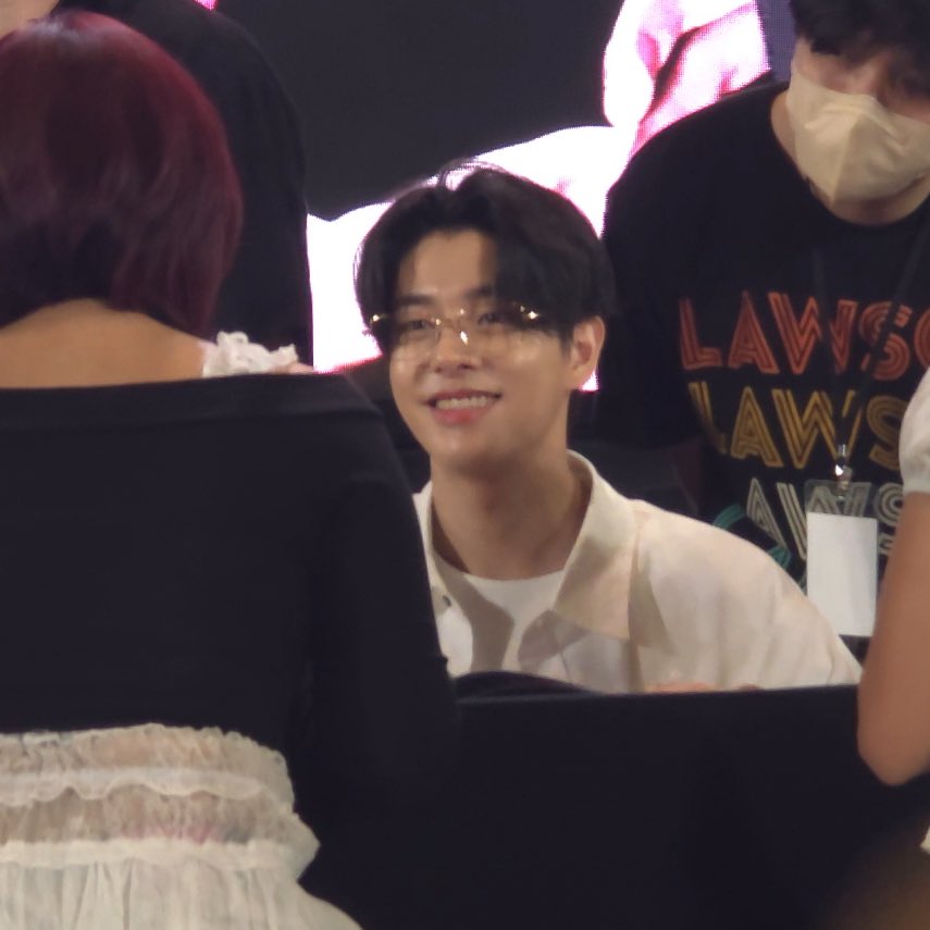 istployy's tweet image. I love the way your eyes find me ✨👀💫
And I love who I am when I’m with you 💖🥰🌷