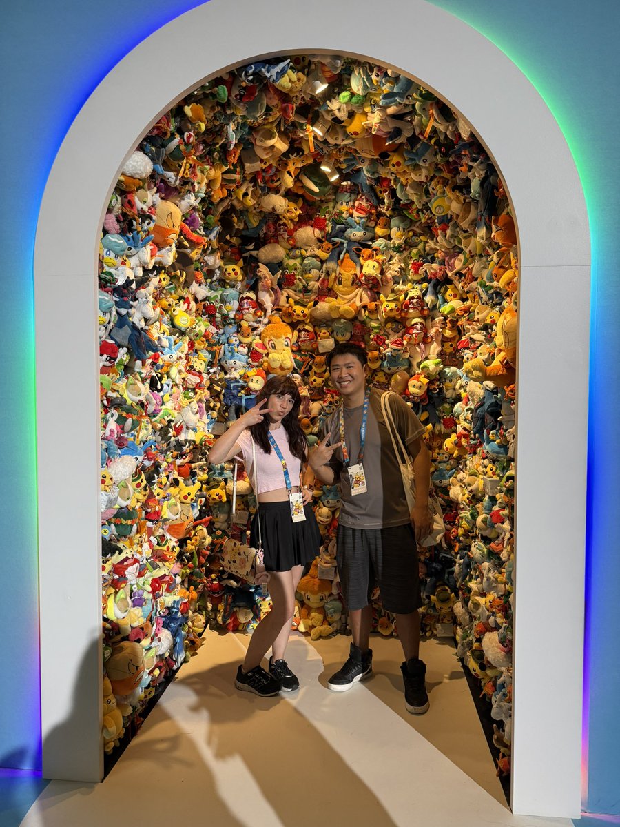 stanleyfishy's tweet image. first worlds event w my bestie (: