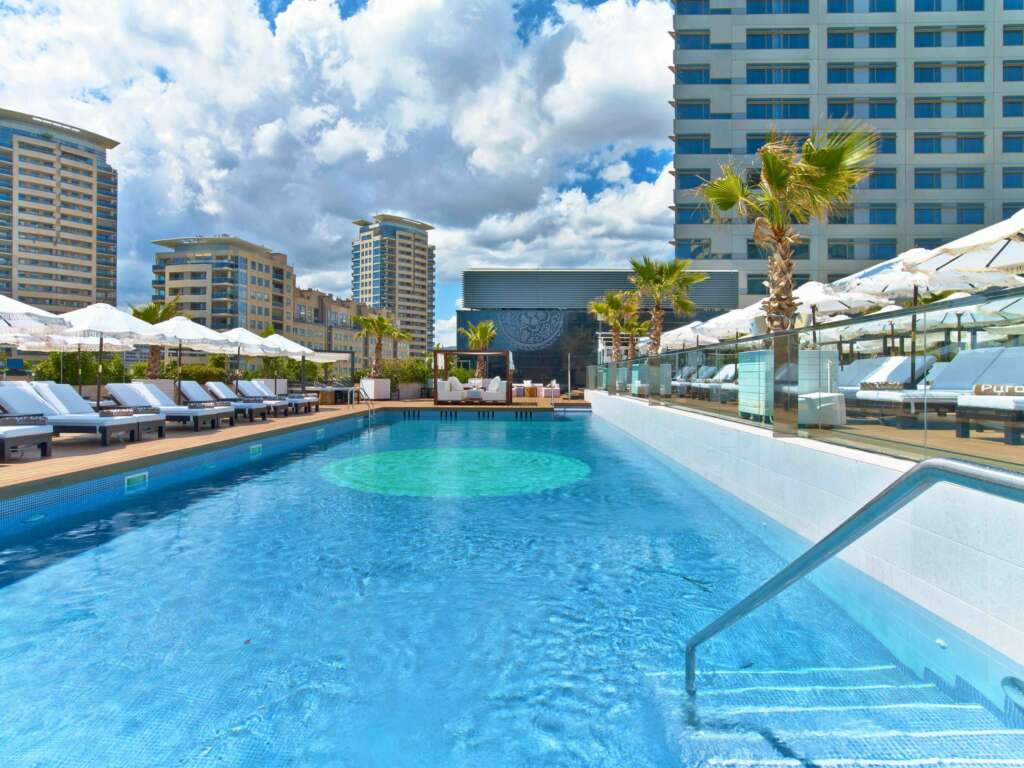 Seis razones para adentrarse en los mejores hoteles en Barcelona (aunque no estés alojado)
ow.ly/jaCi30sOWM5