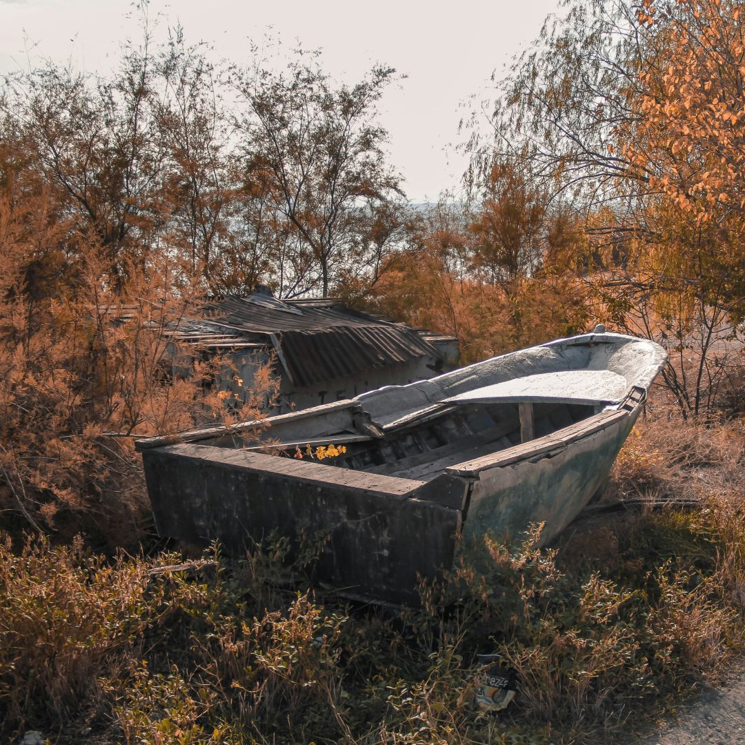Abandoned leisure boats in 🇮🇹 Venice fragment into pollutants! ⚠️

🔬 They shed toxic chemicals, microplastics &amp; fiberglass dust into the lagoon. Citizen science + green chemistry show the path to circular reuse.

Discover more recent papers ⬇️
environment.ec.europa.eu/research-and-i…

#SfEP