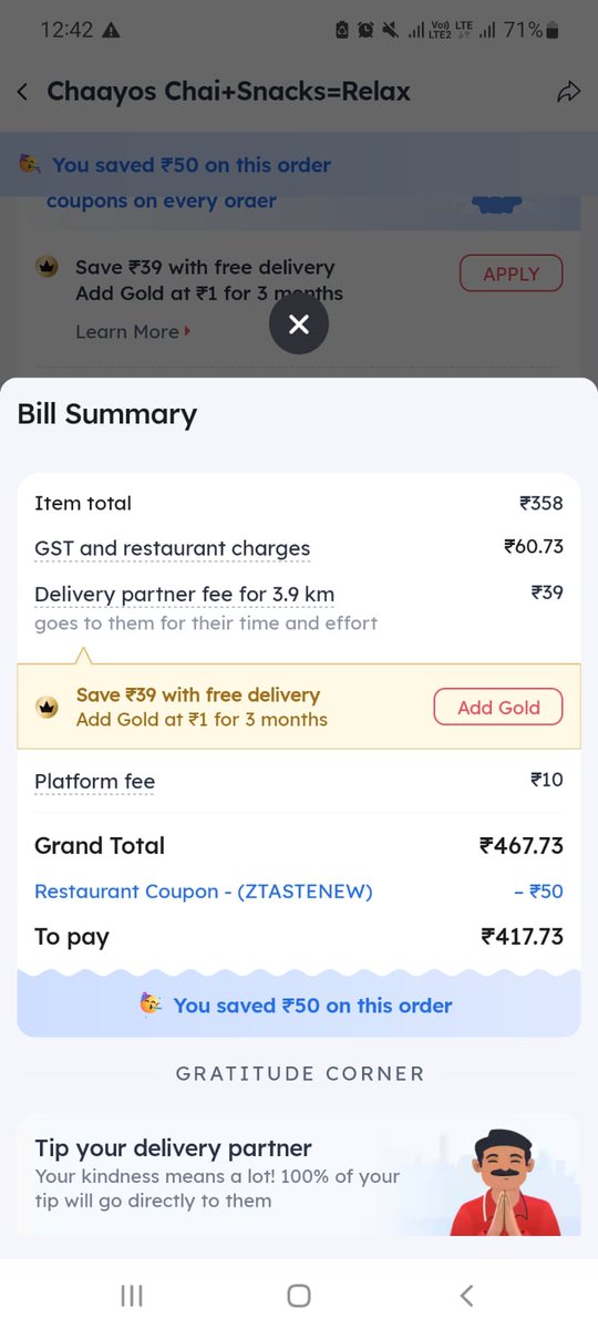 tauntrik_kanya's tweet photo. @zomato why do u guys loot people in the name of free delivery or gold membership? why are there different gst &amp; restaurant charges, when the item total is same for both? also, why isn't there a coupon for the gold one? in the name of saving delivery charges, u are charging more https://t.co/uZQUqB32PE