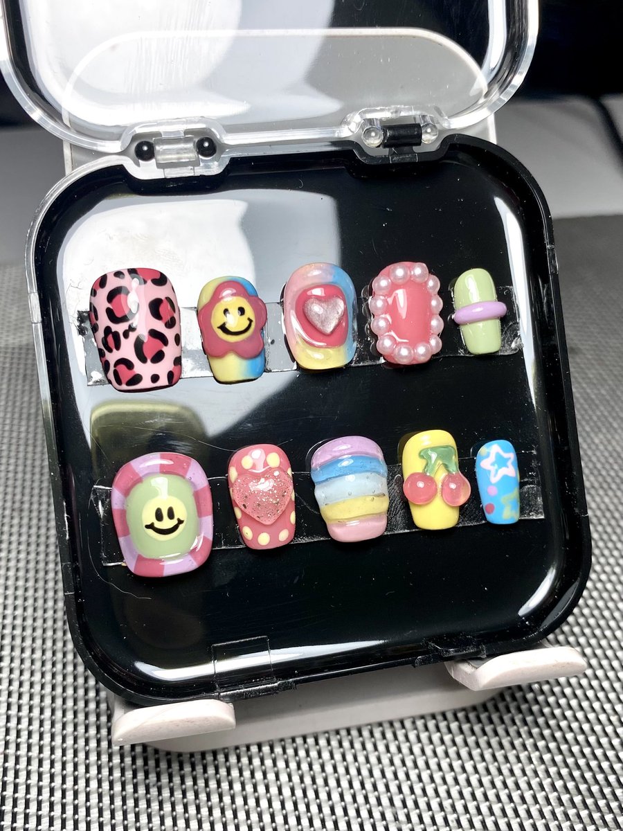 jemensh's tweet photo. Hi! aku jual press on nails murahh dan bisa custom jugaa, buat yg lagi nyari press on bisa cek ig swamp.nails yaa! luar kota bisa lewat oren jugaa😻 https://t.co/jaOBRJDUYQ