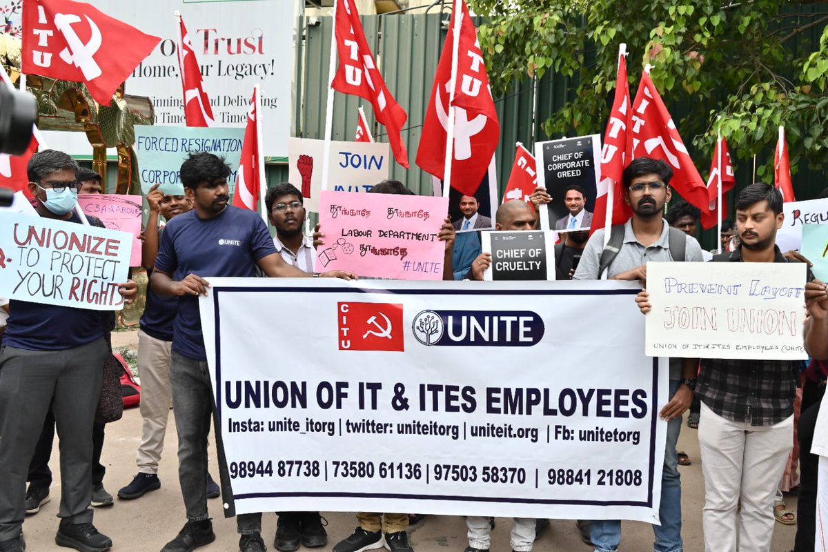 tncpim's tweet photo. #TCS டாடா கன்சல்டன்சி நிறுவனத்திலிருந்து 30000 ஊழியர்கள் பணி நீக்கம் செய்யப்படவுள்ளதை திரும்ப பெறவும், தமிழ்நாடு அரசு தலையிடவும் கோரி இன்று சென்னையில் தகவல் தொழில்நுட்பம் &amp; UNITE சங்கத்தின் சார்பில் நடைபெற்ற போராட்டத்தில் ஏராளமான ஐடி ஊழியர்கள் கலந்து கொண்டனர். https://t.co/4yozFde0RI