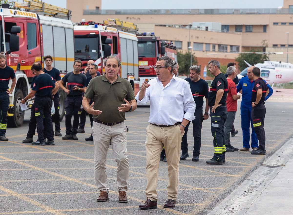 He agradecido a Toni Perez, alcalde de #Benidorm y Pte. Diputación Alicante sus palabras de ánimo para los ponferradinos y bercianos y el envío de 30 bomberos de su Consorcio para incorporarse al dispositivo de extinción de incendios. Muchas gracias #ProvinciaDeAlicante !!
