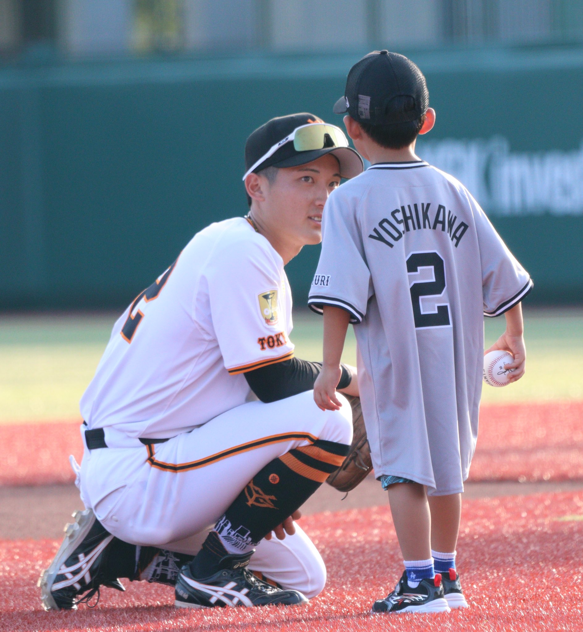 巨人 ガチャネオンver. 吉川尚輝 浅野翔吾 巨人 ガチャネオンver. 吉川尚輝 浅野翔吾 巨人 ガチャネオンver