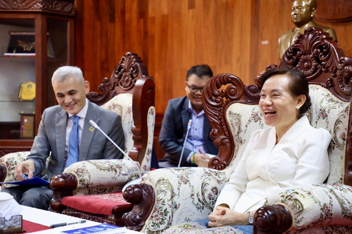BakhodirAB's tweet photo. Pleasure meeting with H.E. Baykham Khattiya in her new capacity as Minister of Health 🇱🇦 together with @UNinLaoPDR Country Team: We discussed 🇺🇳 support for #RMNCAH 🩺 #NCDs and nutrition 🥗 #watsan 🚰 #HIV response ⚕️ hospital infrastructure 🏥 and digital health 📲 initiatives https://t.co/v7QyJlGSNN