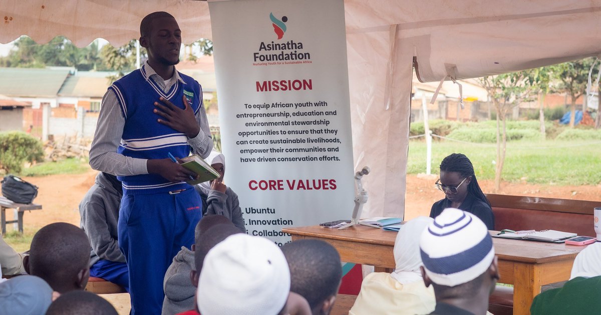 AsinathaF's tweet photo. Watching our Club members not only lead themselves but also inspire and lead others is a true testament to bringing knowledge to life.
📷 _ Kiryowa Baker
#Elevate360 #LeadingSelf #YouthEmpowerment #ConfidenceInAction #TransformationJourney #LeadershipStartsWithin https://t.co/JaWFZP54mz