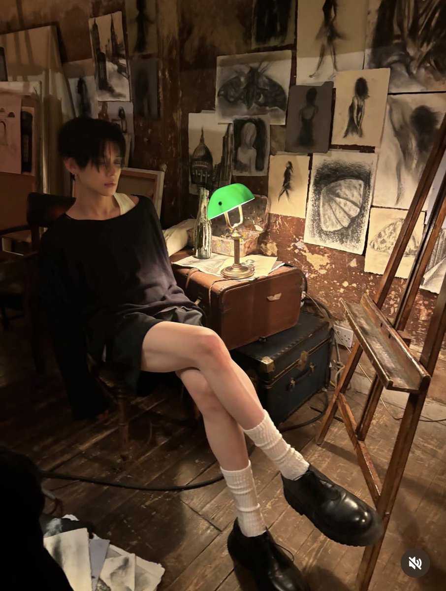 こんな美脚見せられてたまったもんじゃない