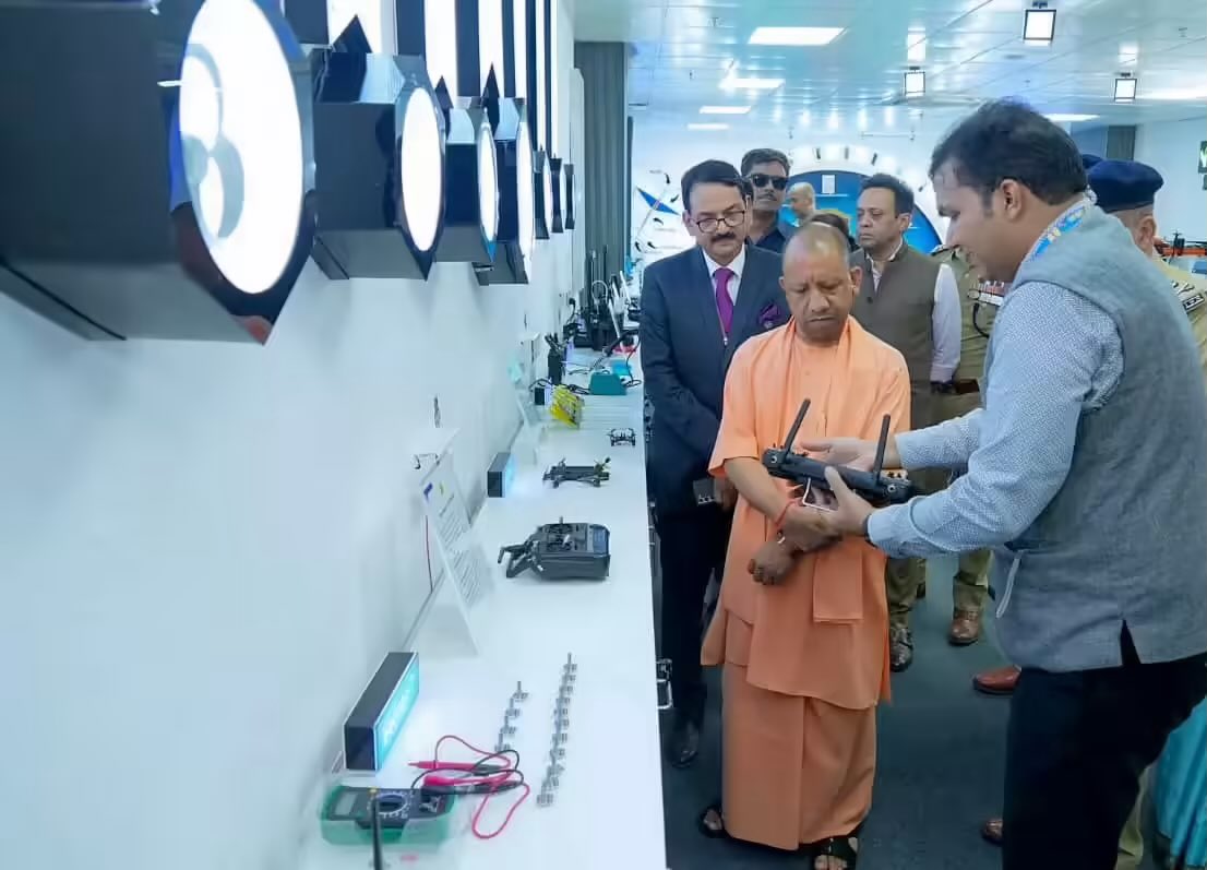 India’s First Drone Forensic Lab has been established at Lucknow’s UP State Institute of Forensic Sciences.

The lab was inundated by CM Yogi Adityanath yesterday.