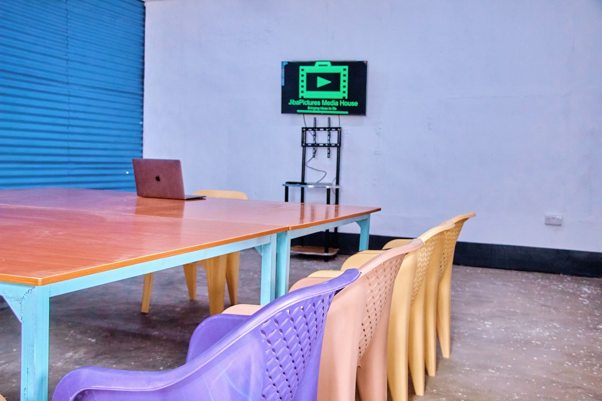 PicturesJi74700's tweet photo. 🎬 Launching the Creative Class! 🚀 A skill development program designed to empower and nurture local talent, provide hands-on filmmaking experience, and help young creatives build sustainable livelihoods in the media field. https://t.co/9IliXFZHwa