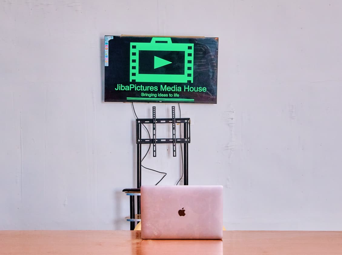 PicturesJi74700's tweet photo. 🎬 Launching the Creative Class! 🚀 A skill development program designed to empower and nurture local talent, provide hands-on filmmaking experience, and help young creatives build sustainable livelihoods in the media field. https://t.co/9IliXFZHwa