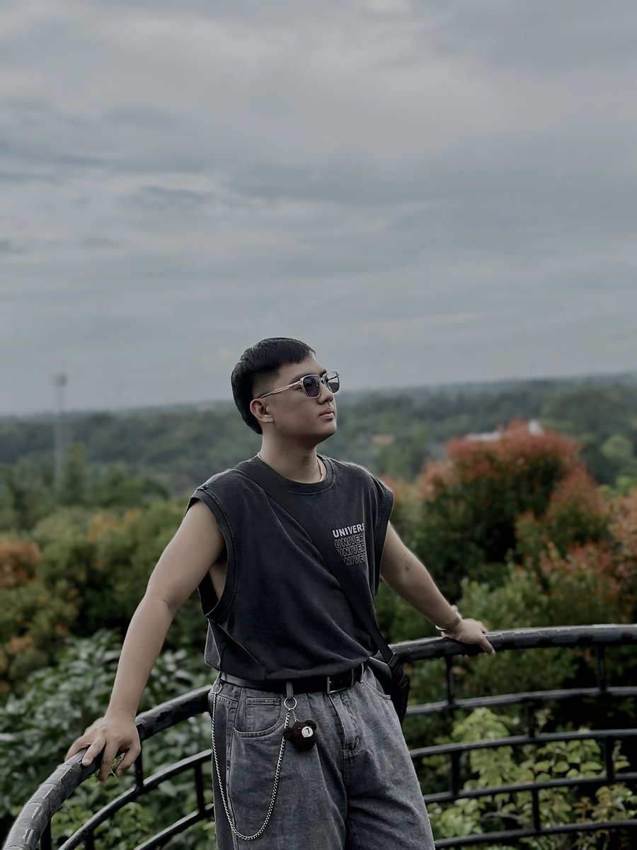 _jolobear22's tweet photo. Kupido, seryosohin mo nga ako
Bakit lagi na lang sa tao na hindi handa
O ‘di naman may mahal nang iba?
#BirthdaySoloTravel #WhenInPalawan https://t.co/PBWiELsQgm