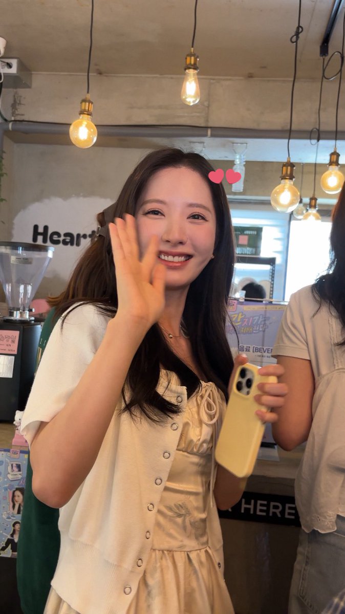 so this is what angels look like in real life 🥹🤍