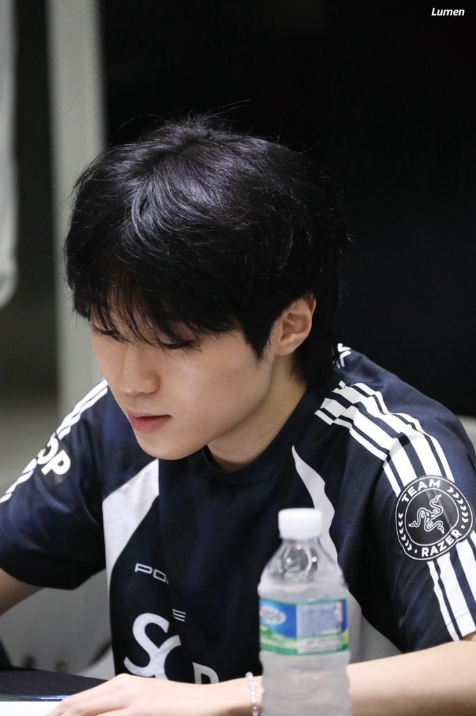 Lllllllumen0318's tweet image. 𝟐𝟓𝟎𝟕𝟏𝟖 丨𝐃𝐑𝐗 𝐅𝐌

ᐅ

@Flashback_1115 

#Flashback #DRX #DRXWIN