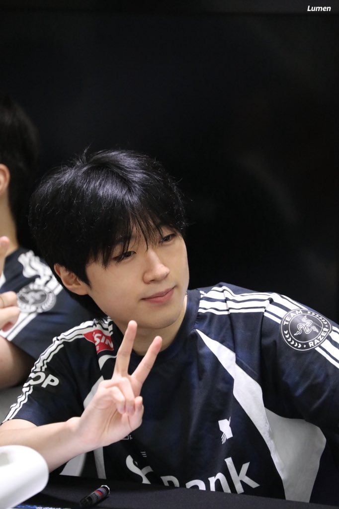 Lllllllumen0318's tweet image. 𝟐𝟓𝟎𝟕𝟏𝟖 丨𝐃𝐑𝐗 𝐅𝐌

ᐅ

@Flashback_1115 

#Flashback #DRX #DRXWIN