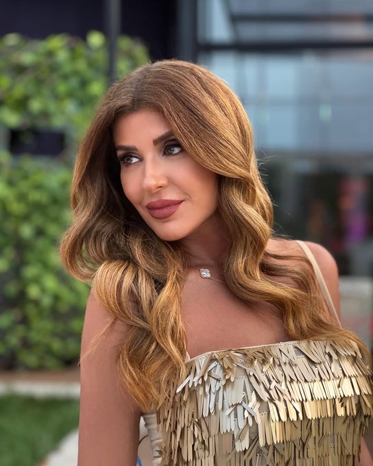 ريتا حرب تكشف في حوار خاص أسرار جمالها وروتين العناية الذي يحافظ على إشراقتها الطبيعية. اكتشفي خطواتها ونصائحها #جمال 