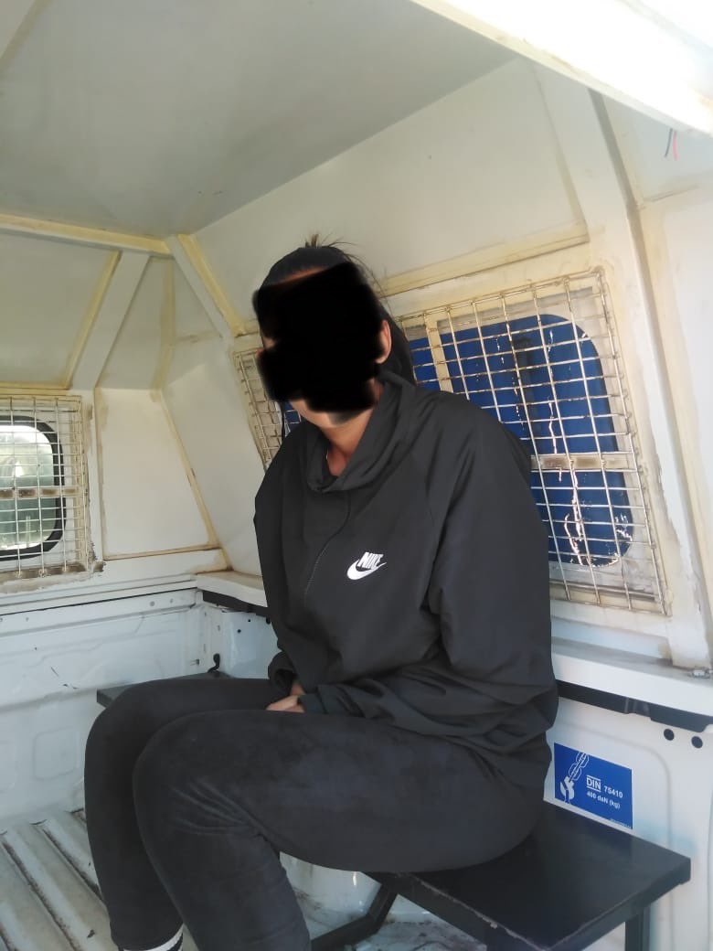 MDNnewss's tweet image. Gauteng police nab suspected Uber hijacker

Gauteng Traffic Police and Traffic Wardens have arrested a female suspect wanted for car hijackings and robberies. 

The suspect is reportedly linked to a series of Uber-related crimes across Southdale Mall, Southgate Mall, Florida,…