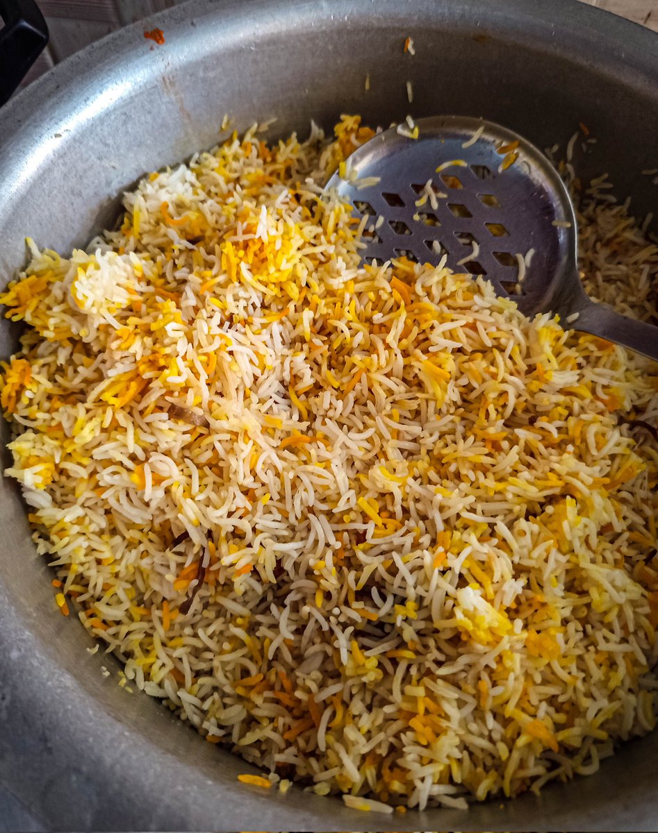 This is how 1kg food looks like.
Pilau 3000/=
Biriani 3500/=
Kindly retweet... located in Bamburi.
0706587898