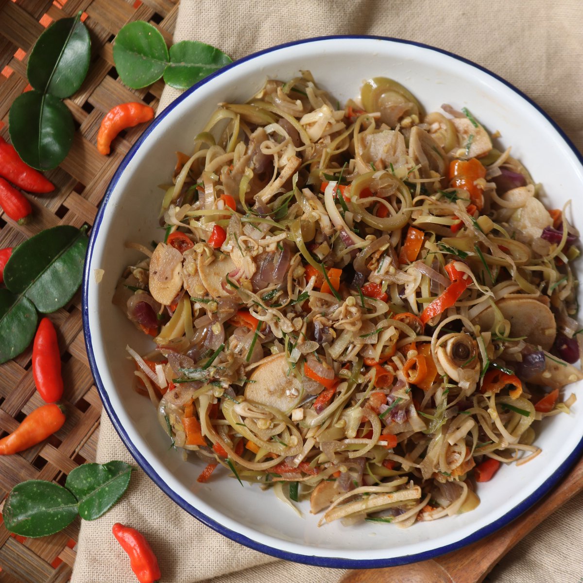 liadjoen's tweet image. Thanks Indonesia for blessing us with all those sambals!