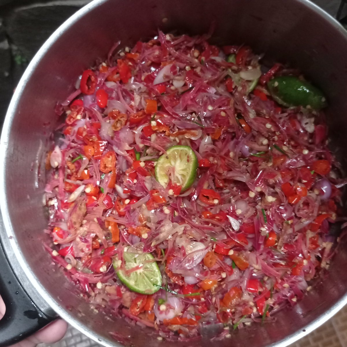 liadjoen's tweet image. Thanks Indonesia for blessing us with all those sambals!