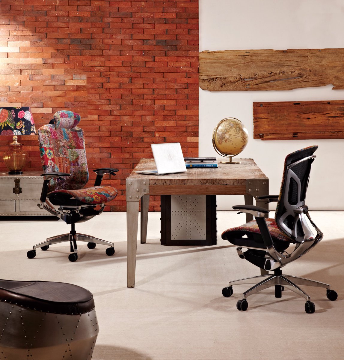 GTCHAIR's tweet image. 🪑 GTCHAIR LAYA blends ancient textures (Huang Porphyry finish) with modern ergonomics. 15-position tilt &amp;amp; hand-sewn details.
📩 Custom orders: sales@gtchair.com
👉 gtchair.com
#gtchair #designerchairs