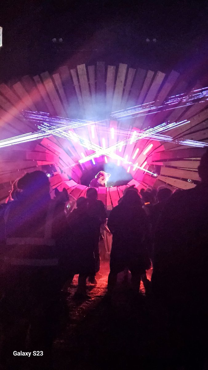 KitCat /\\\ tweet media