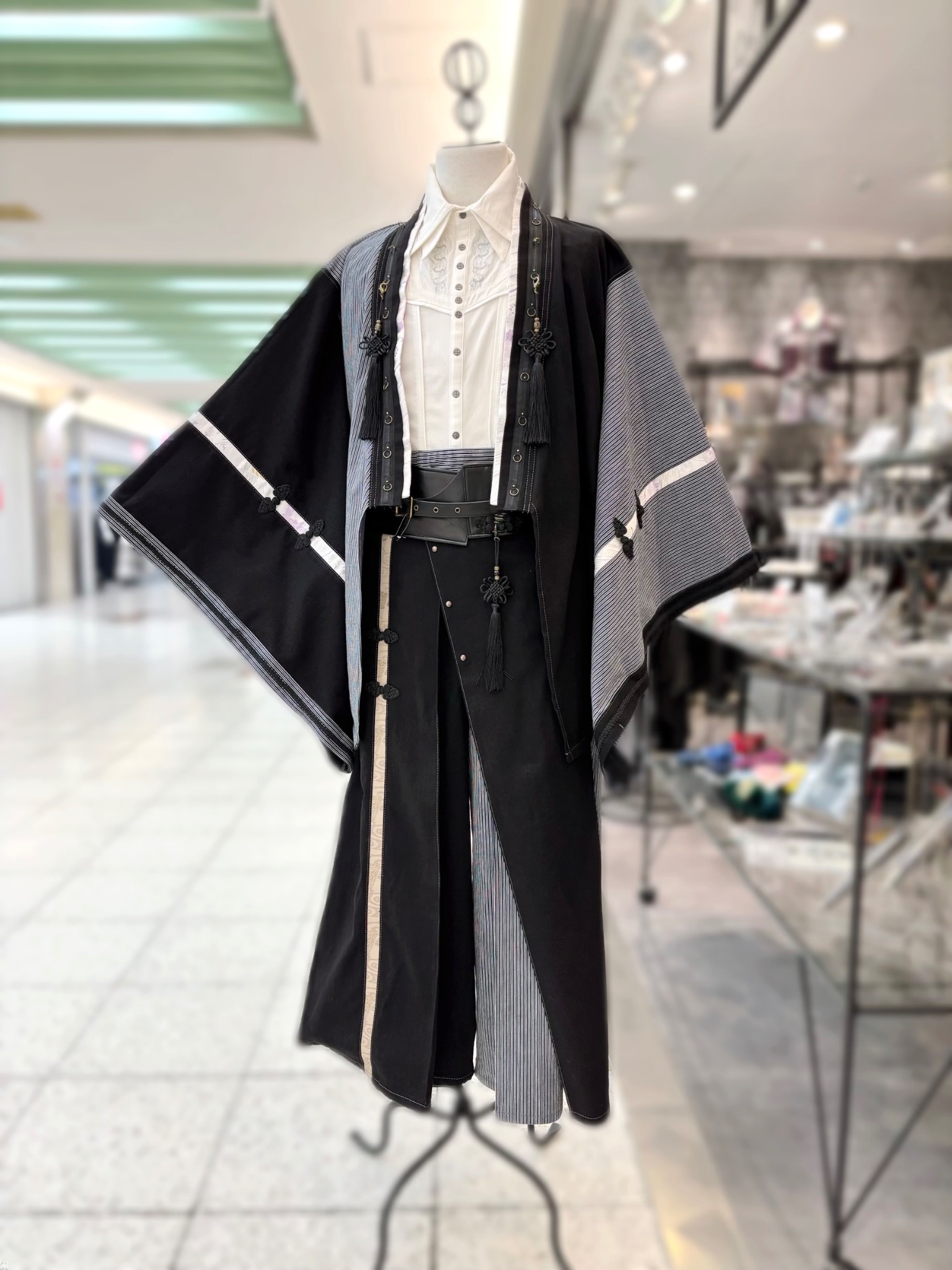 【美品】ジャケットozz on 【今週まで値下げ】 2025年最新】Ozz On Japan レディース ジャケット・アウター