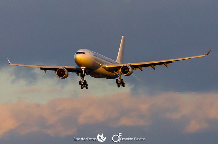 hifly_airline's tweet photo. The beauty of flight is in every moment above the clouds. ☁️
#HiFly #AllOverTheWorld #A330 #CSTCE #ViracoposInternationalAirport #Brazil #Aviator #PlanePics #PlanePictures #Airliners #Aircraft #Avgeeks #PlanesDaily #AviationLovers #AviationGeek
📸 Osvaldo Furiatto https://t.co/RT9IBAuRez
