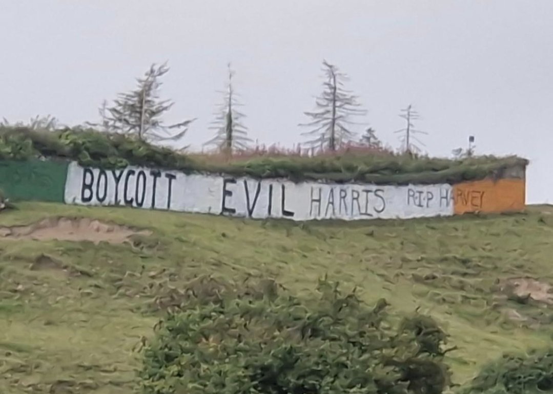 RobCarryBray's tweet photo. Spotted on the N11 in Wicklow.

#JusticeForHarvey https://t.co/F1vV2rFLIL