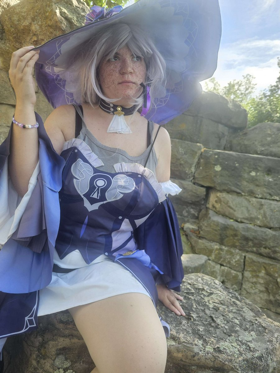 THYRAMENLORD's tweet image. || i hardly ever do mundays, i forgot i wanted to post one yesterday- so uh heres two pics but of me in cosplay