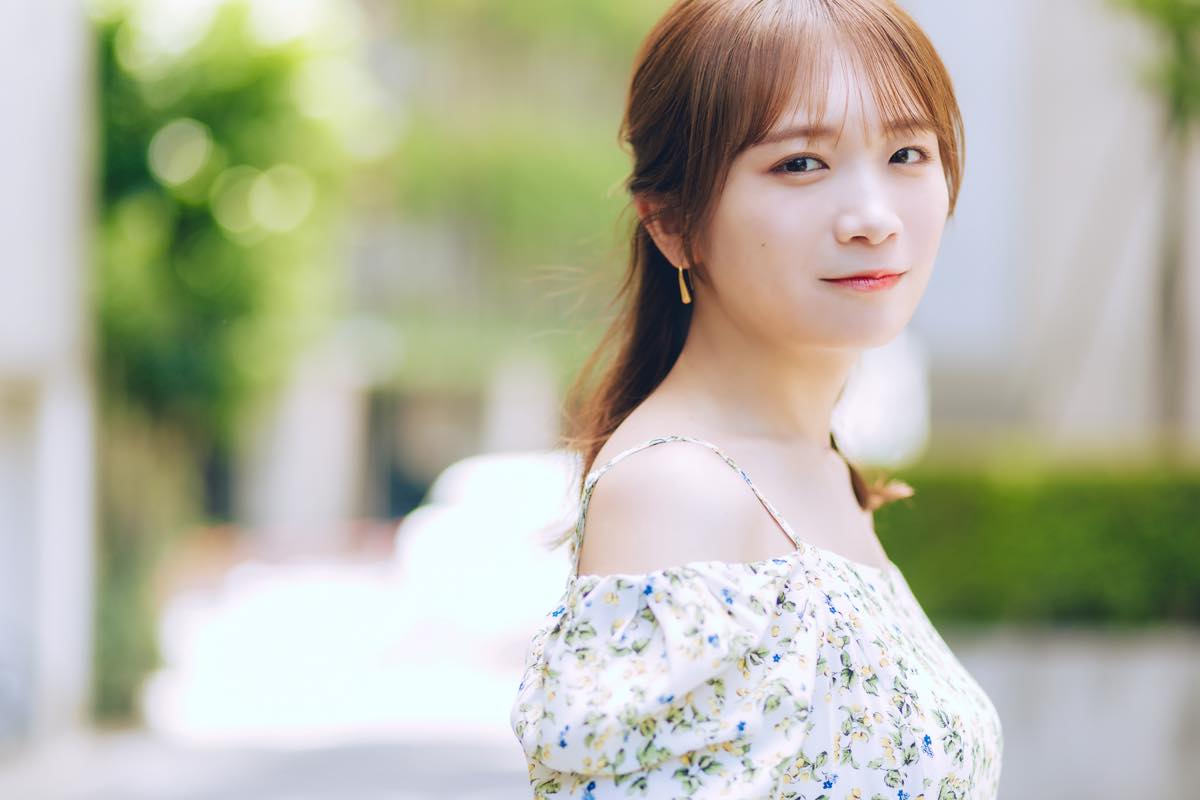 秋元真夏 - Cerca / X