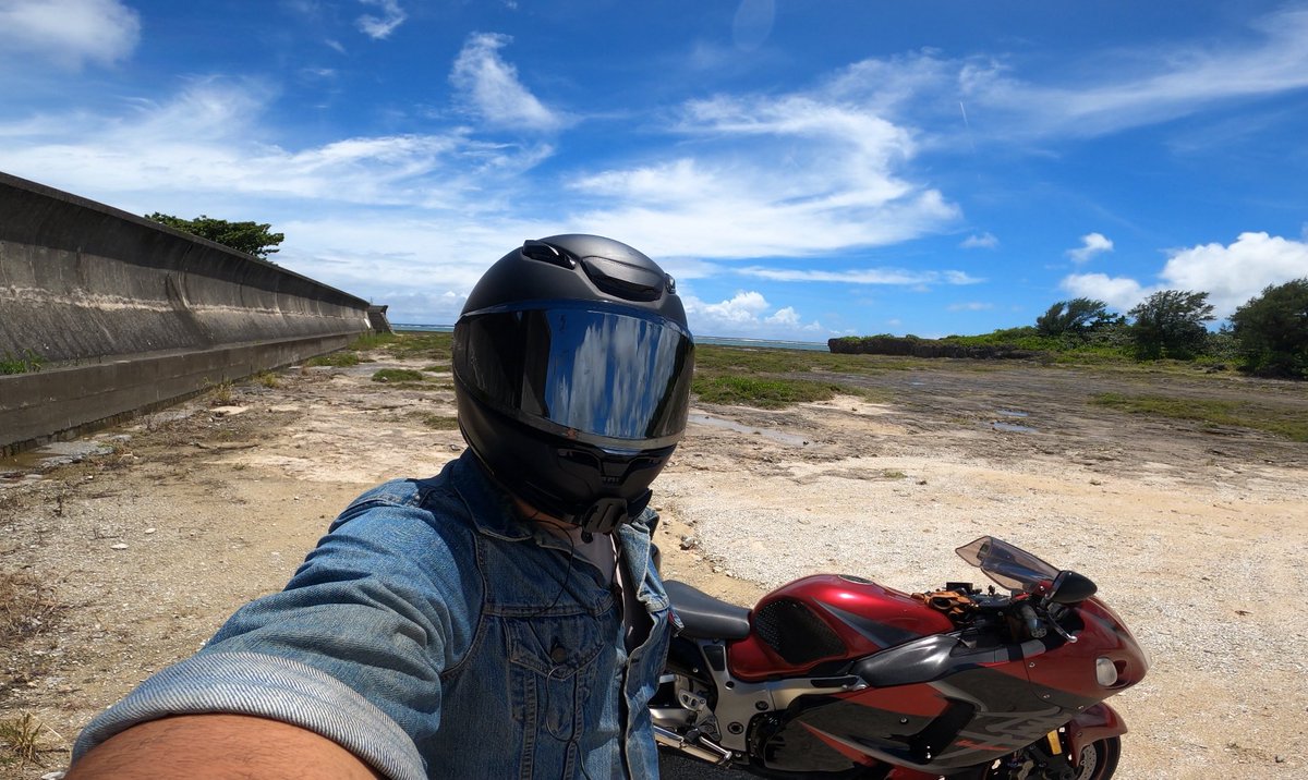 RyukyuRider's tweet image. 8月19日はバイクの日

沖縄、雨だと思ったら晴れたぜ☀️
なので、隼ツーリング。

#バイクの日 #隼ツーリング