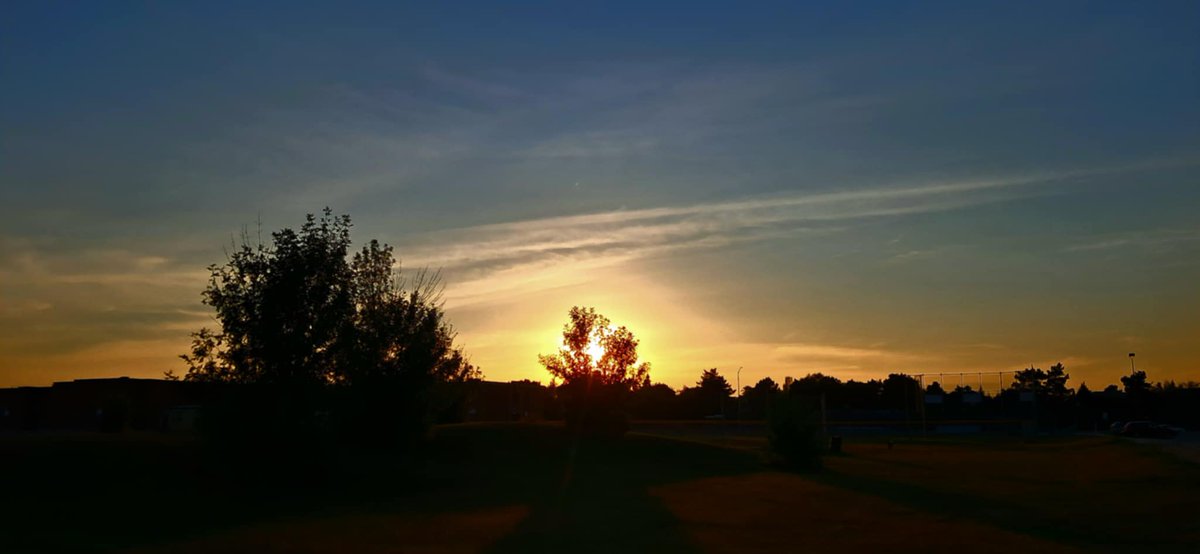 jacquesLeStrap1's tweet image. Deflection needed for the glare of the #Sun 
#Sunset #keepitsmooth