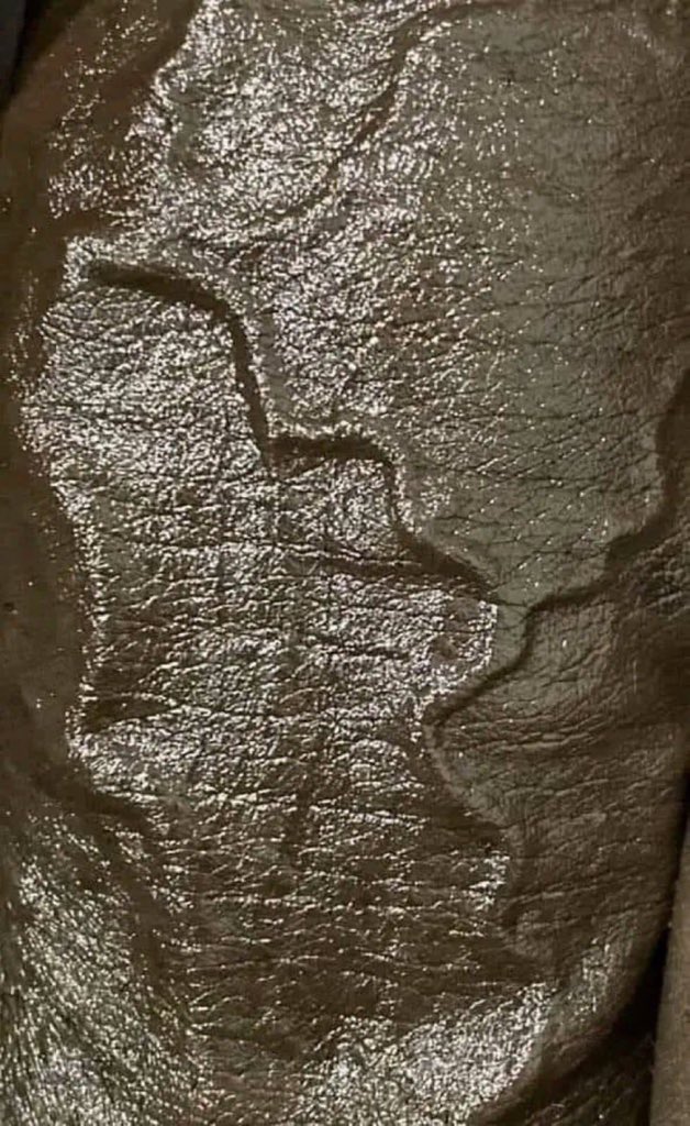 miraghini's tweet image. I’m tired of pretending pls what is this??