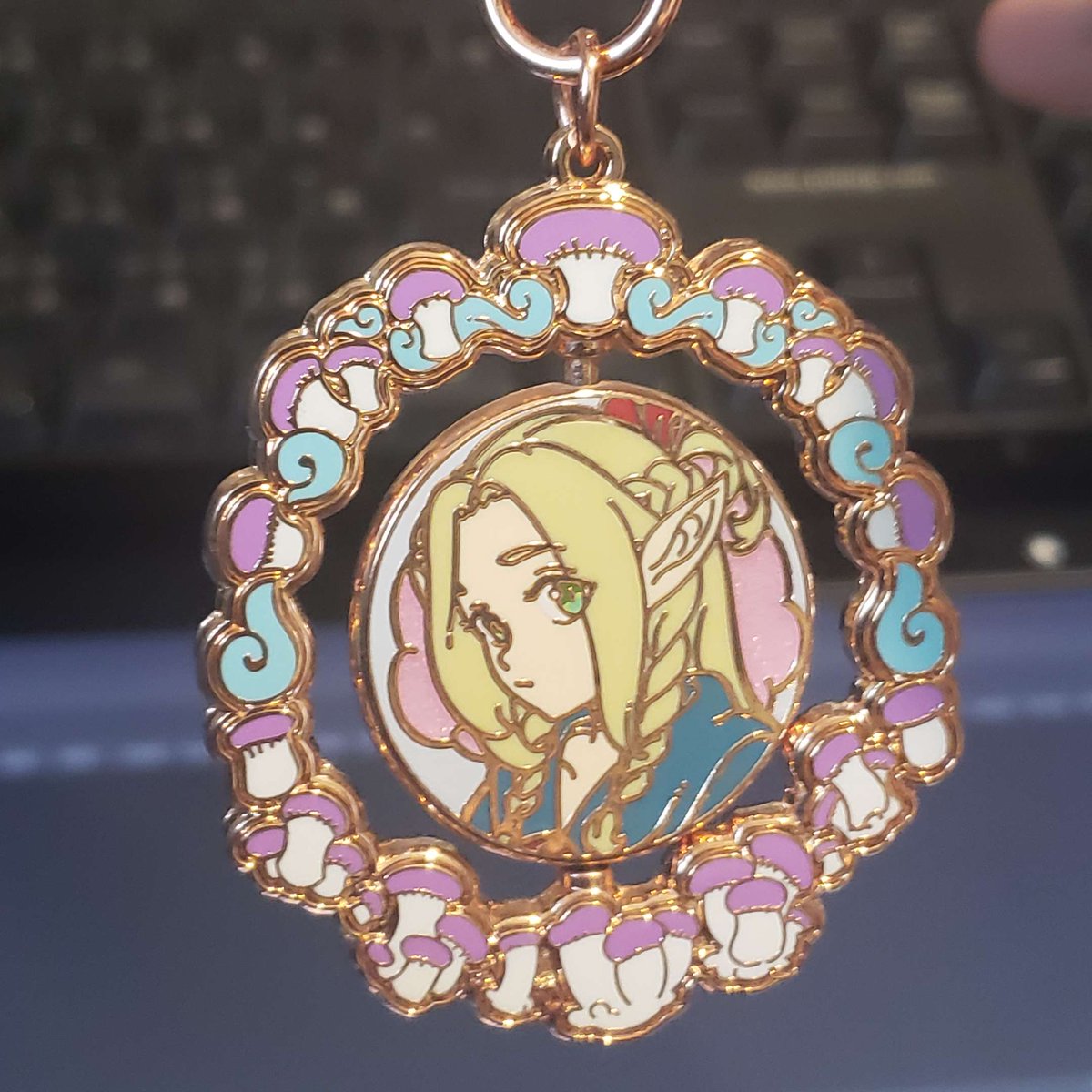 [#FF45] #ダンジョン飯
Day1 F08 Day3 G13 

離上飛機的日子還有兩天， 
但攤位要用的東西還未送到我家，十分不安... 
今天邊裝箱,邊擦亮周邊定驚中...