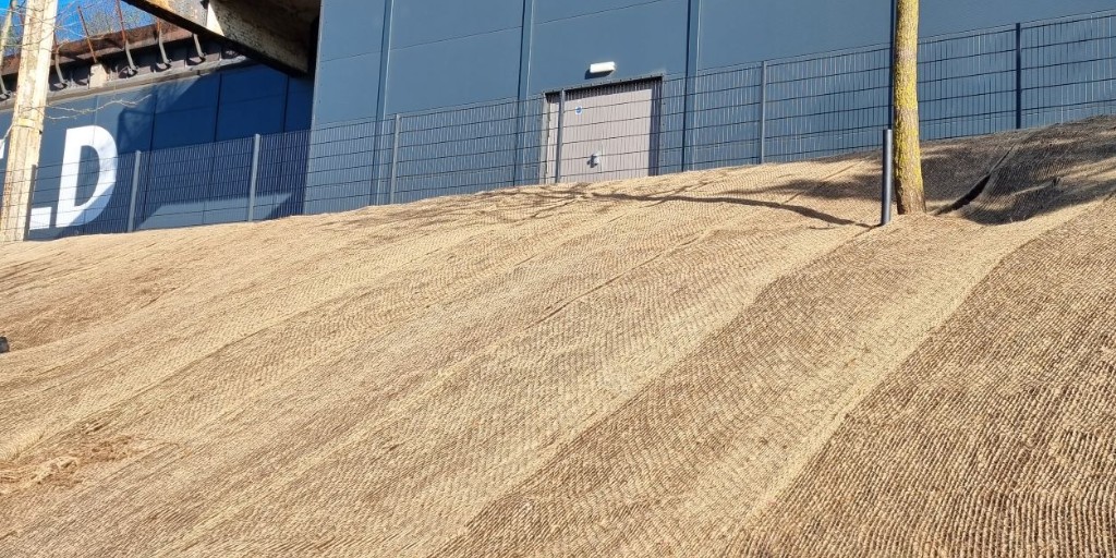 🌱 Protect slopes naturally! Greenfix GeoJute™ offers 100% biodegradable erosion control for healthy growth. 🌿✅ Natural &amp; biodegradable✅ Erosion protection✅ Encourages growth📍 Visit greenfix.co.uk!